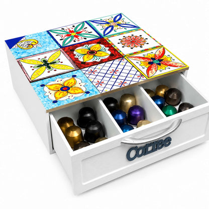 Cassetto Porta Cialde Caffè 3 Scomparti Legno Bianco Maioliche Fiori 30x30x10 cm